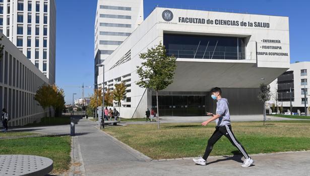 Los decanos y directores de centros universitarios de Granada se oponen a su cierre de 15 días