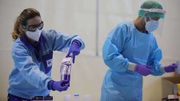 Andalucía registra 2.577 nuevos contagios de coronavirus y nueve muertes en las últimas 24 horas