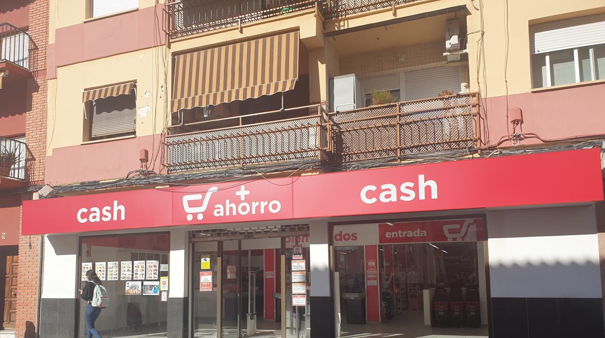 Supermercado Más Ahorro, en la calle Platero Pedro de Bares de Córdoba