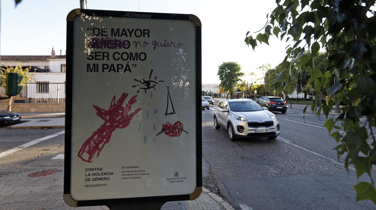 Hito urbano con la polémica campaña contra la violencia machista este martes en la zona de Campo Madre de Dios