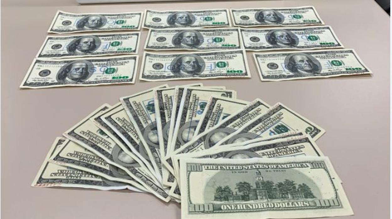 Billetes falsos de 100 dólares intervenidos por la Policía en Córdoba