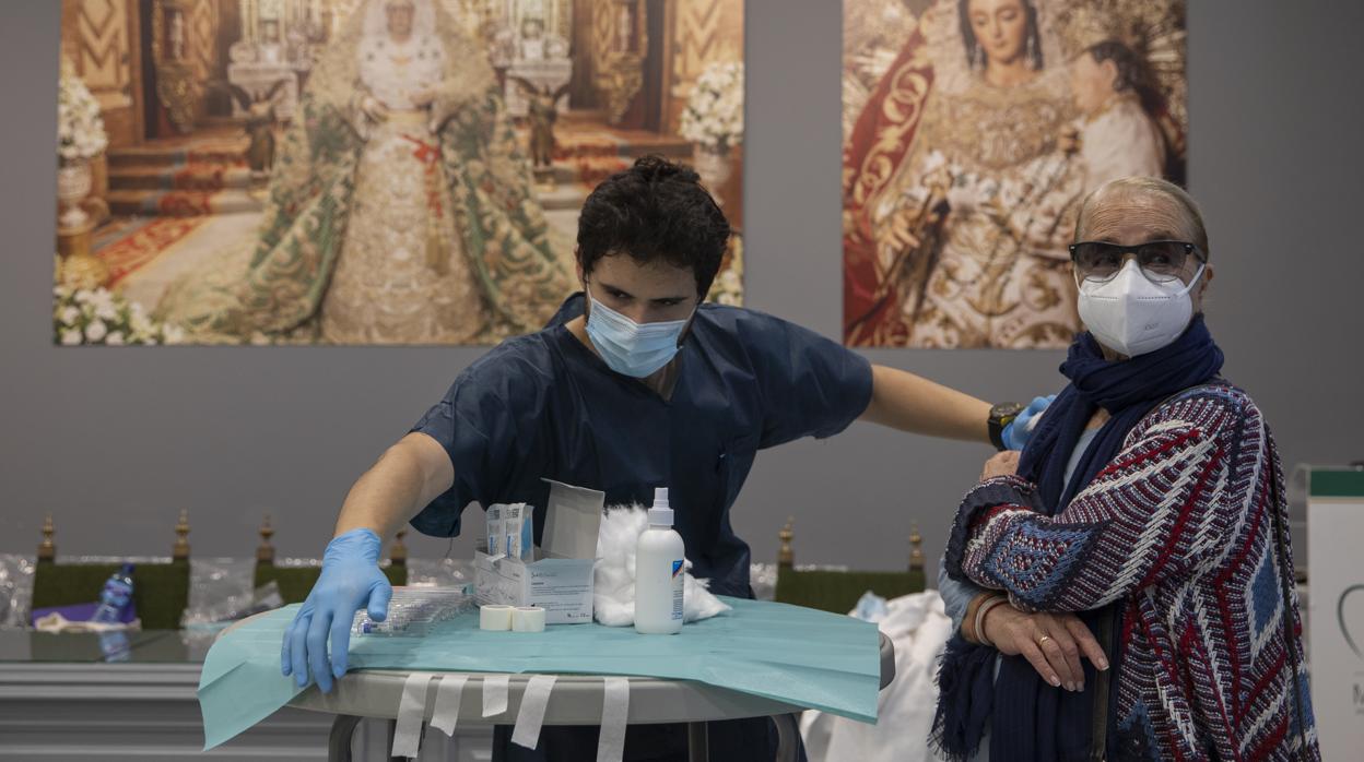 El Gobierno andaluz asegura que el SAS está preparado para recibir las vacunas y administrarlas