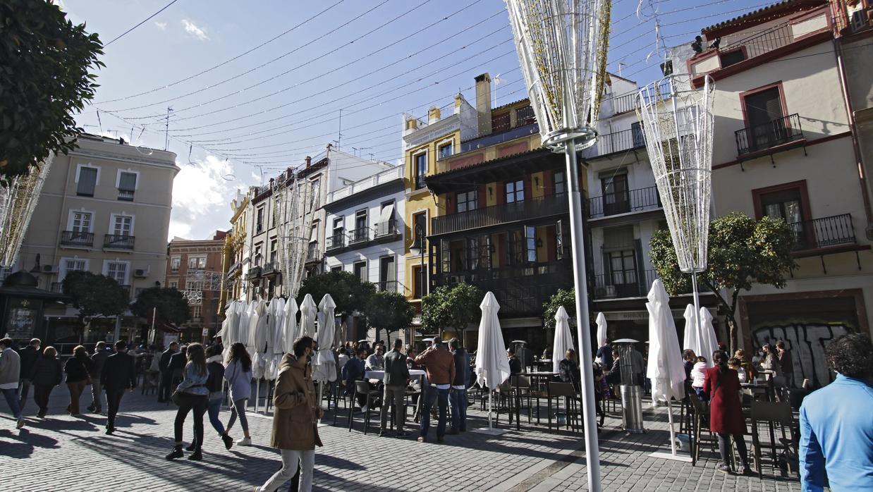 Veladores en la Plaza del Salvador de Sevilla