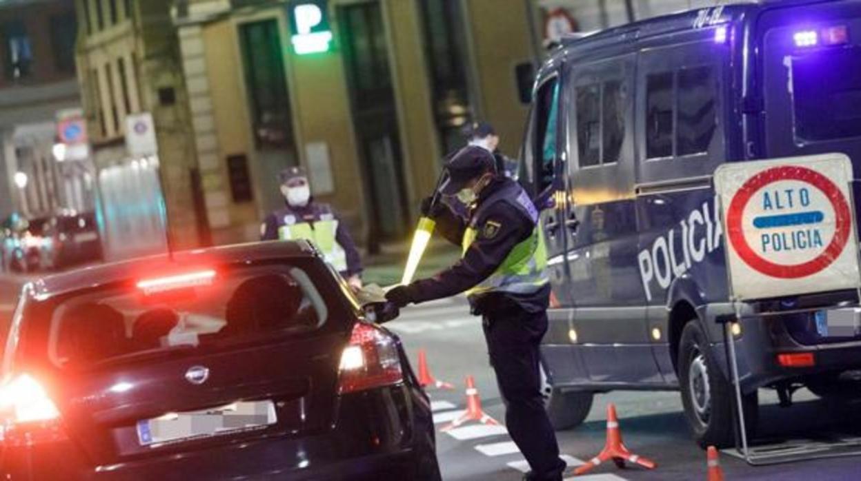 El toque de queda en Andalucía pasa a ser de 22.00 a 06.00 horas