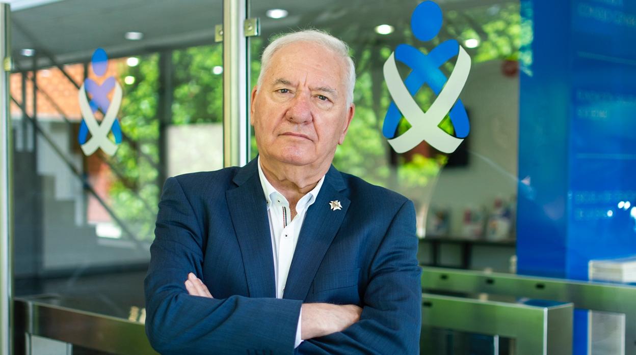 «En las próximas semanas suelen ser las fechas en las que se producen los picos de la gripe», afirma Perez Raya