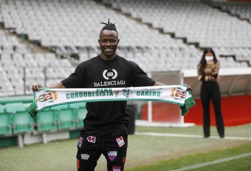 Moussa Sidibé, en el estadio El Arcángel