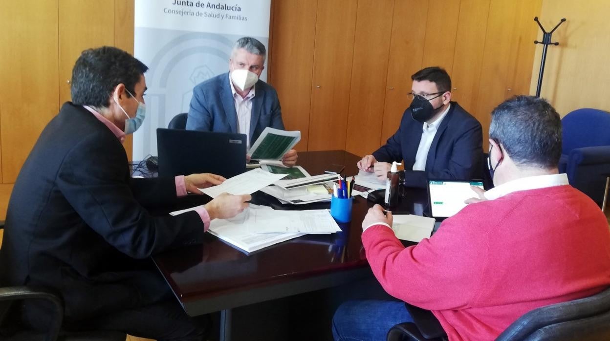 El delegado de Salud en Almeria presidió la reunión del Comité de Alertas en la provincia.