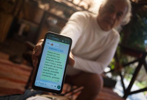 La comunidad pidió ayuda para la madre finlandesa con sus tres hijos por su situación, como denuestran los mensajes con el abogado de Beneficio