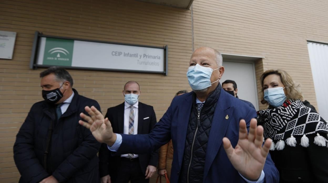 El consejero, durante su visita de esta mañana a Córdoba