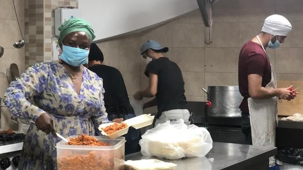 Joyce Gymah, el «ángel negro» vendido en matrimonio que ahora alimenta a los más pobres de Fuengirola