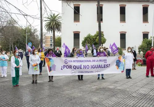 Córdoba celebra el Día de la Mujer con la pandemia, las restricciones y la lluvia
