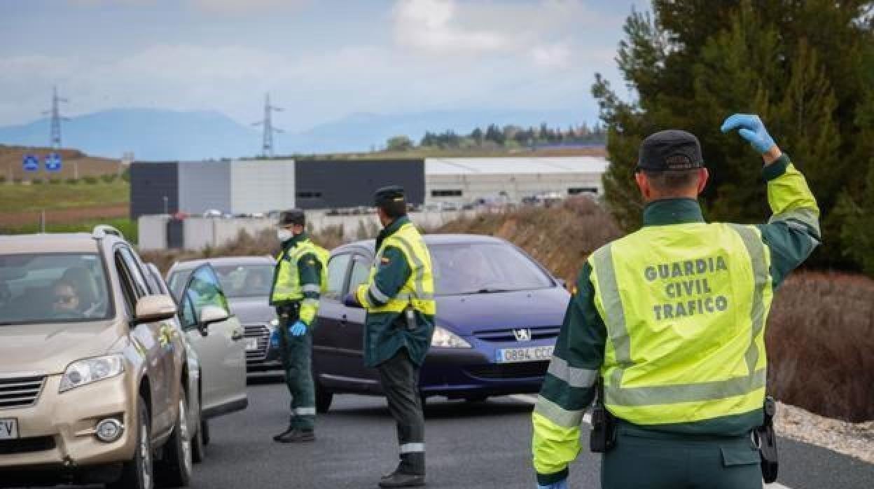 Control de movilidad de la Guardia Civil