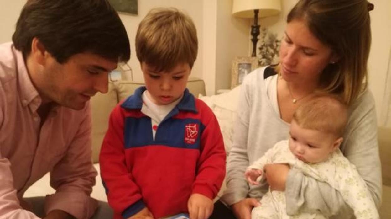 Una familia sevillana, en casa, durante la pandemia del coronavirus