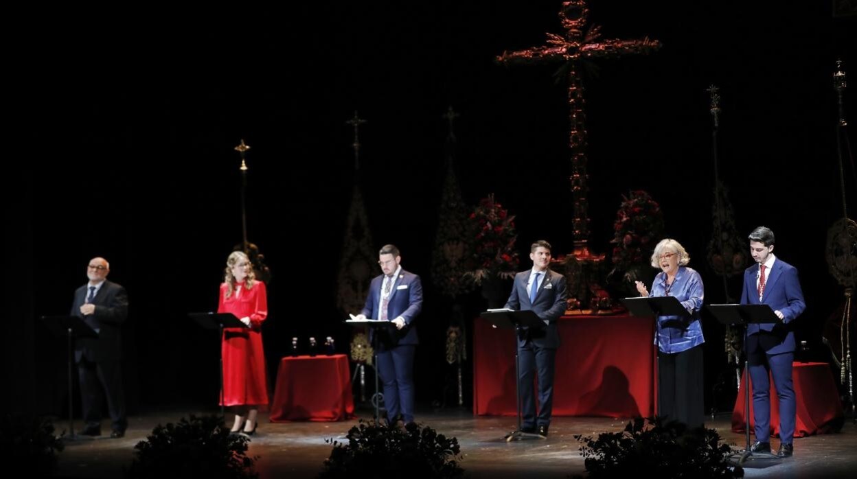 Los pregoneros, durante su intervención en el Gran Teatro de Córdoba