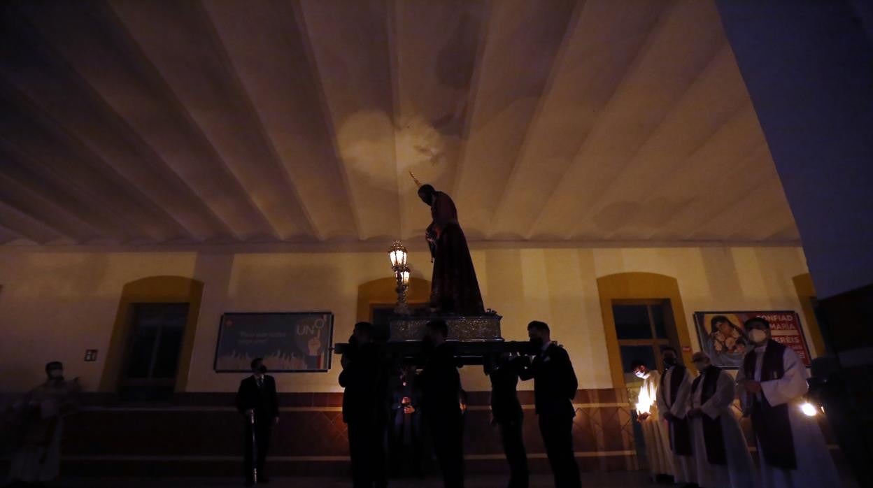 Nuestro Padre Jesús, Divino Salvador, en su Prendimiento, durante el Vía Crucis por los soportales del patio del colegio