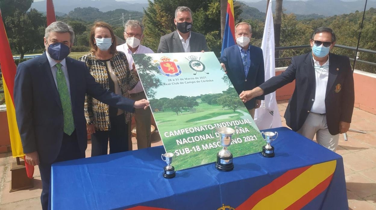 Autoridades de Córdoba y organizadores, en la presentación del Campeonato de España sub-18 de golf