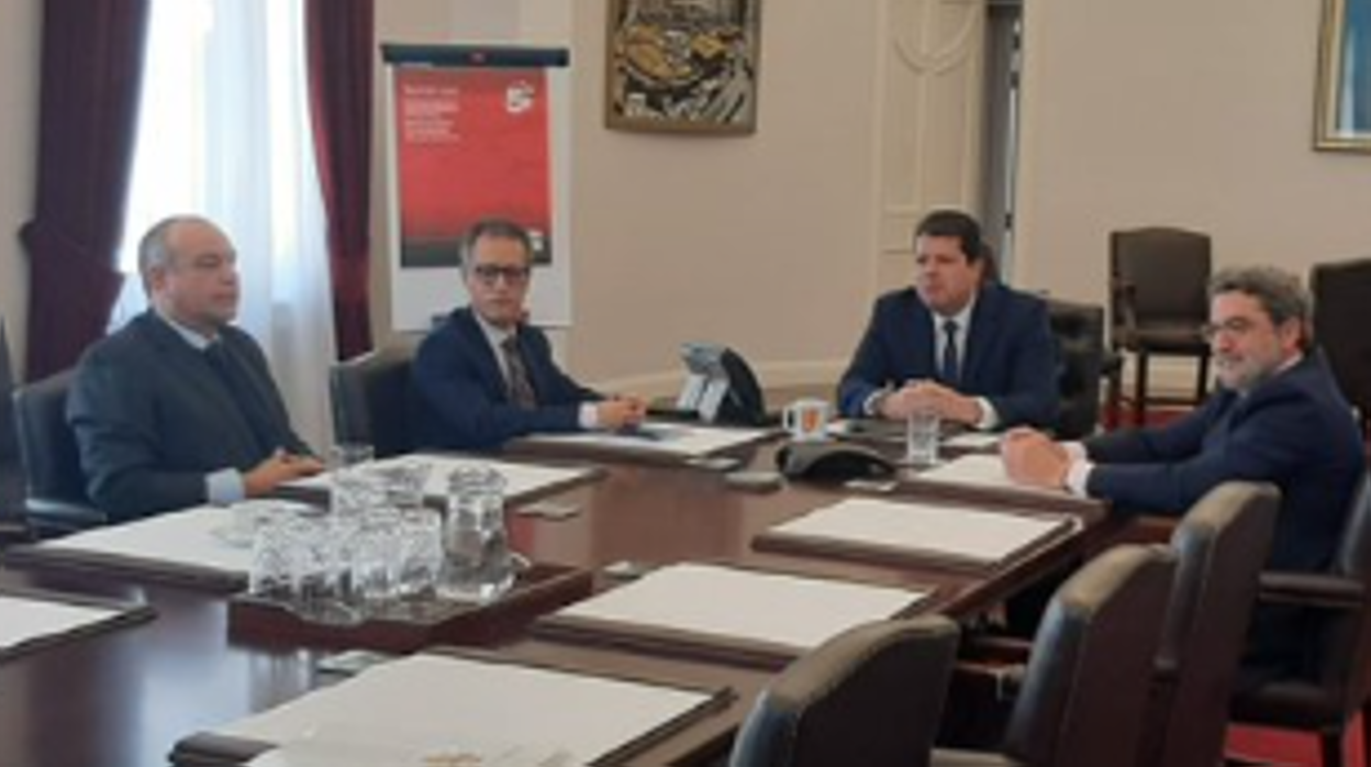 Imagen del encuentro de este martes de Picardo y Gutiérrez Limones