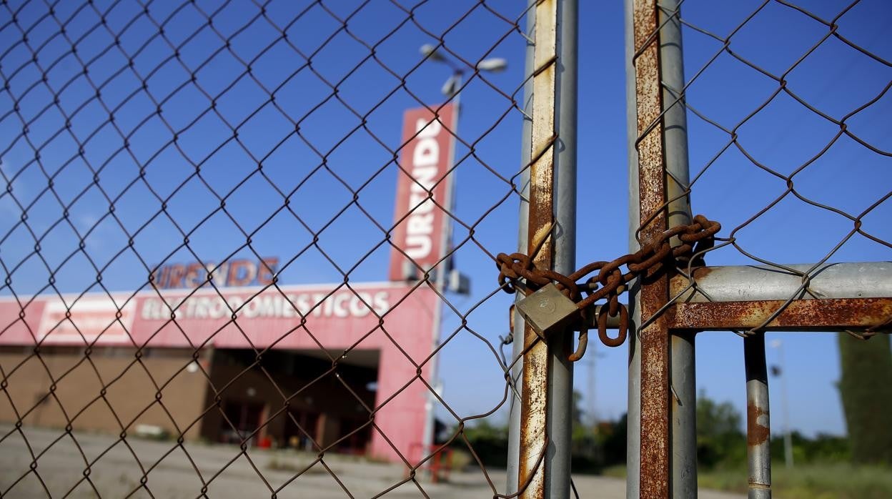 Tienda de Urende en la avenida del Aeropuerto de Córdoba