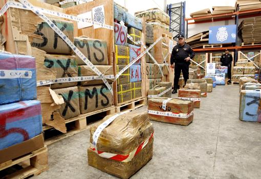 Fardos de hachís intervenidos en una gran operación en La Torrecilla