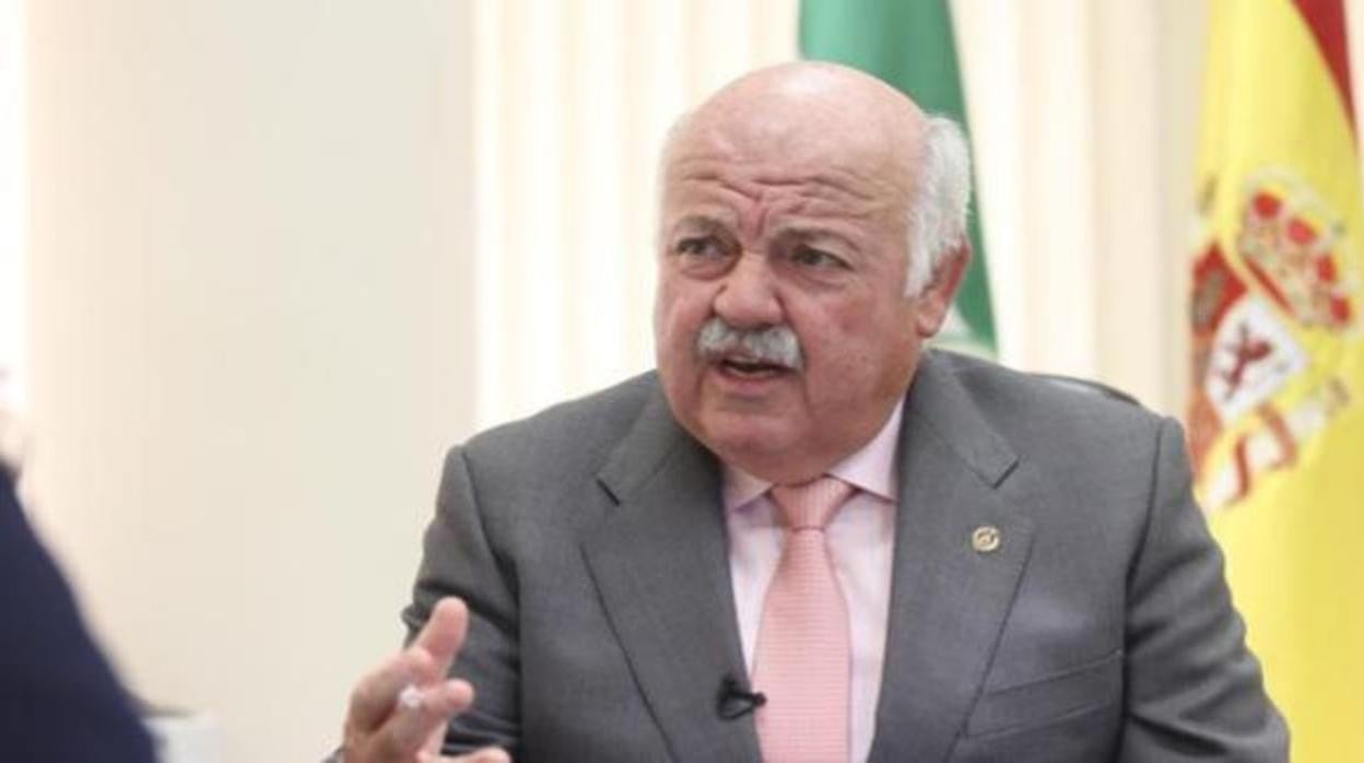 El consejero de Salud Jesús Aguirre