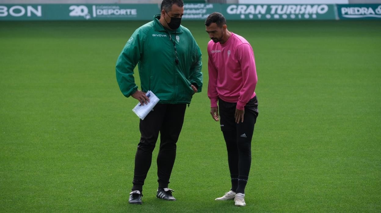El entrenador del Córdoba CF, Germán Crespo, en el entreno de este lunes