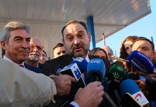 Ábalos el 30 de diciembre de 2019 en el peaje de la AP-4