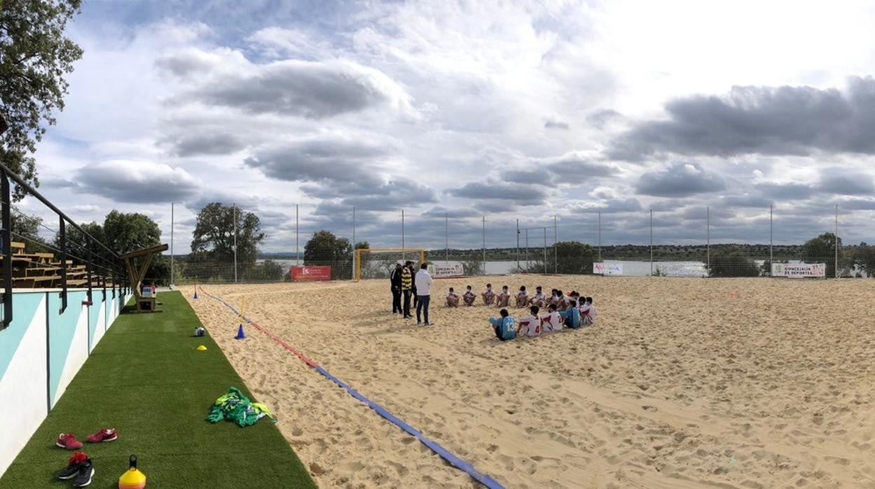 Campo de fútbol playa de La Colada, en el Viso (Córdoba)