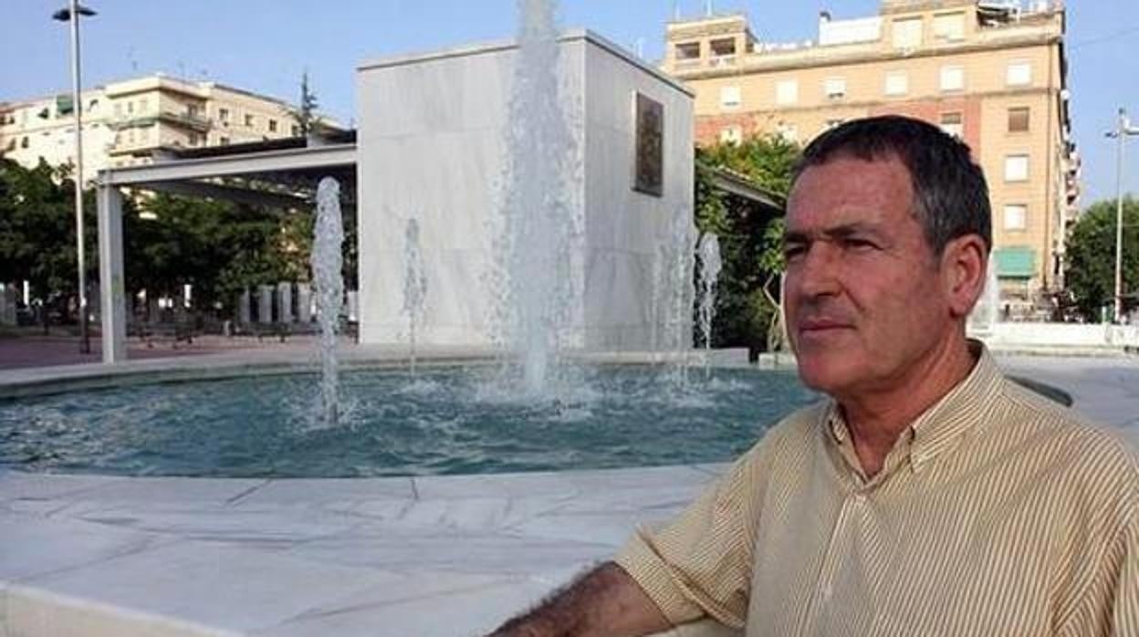 El médico granadino vuelve a presentarse a unas primarias del PSOE