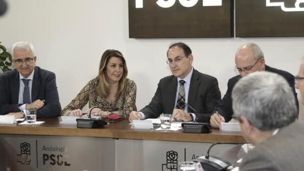 El Gobierno de Susana Díaz aplazó a la patronal andaluza la devolución de 15 millones en subvenciones