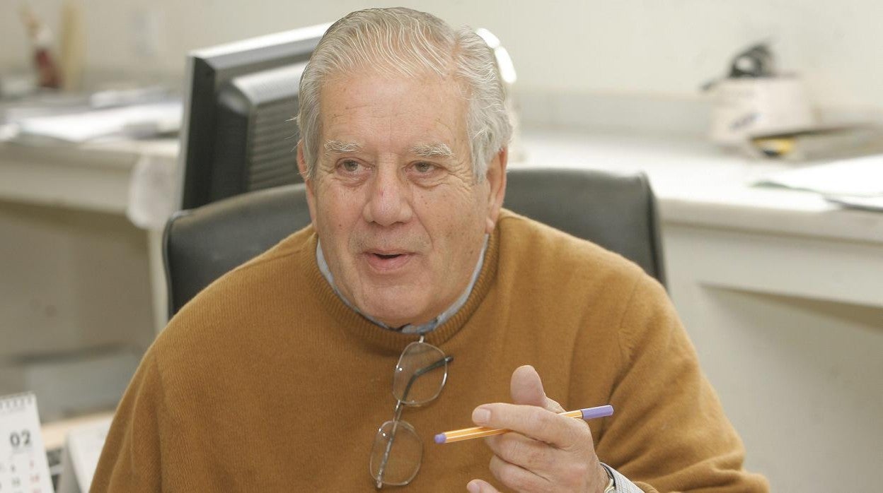 Carlos Luca de Tena y Alvear en una entrevista con ABC en 2009