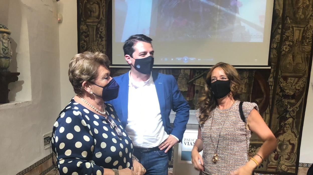 Olga Caballero, José María Bellido y Marián Aguilar, en la presentación del vídeo de promoción en Viana