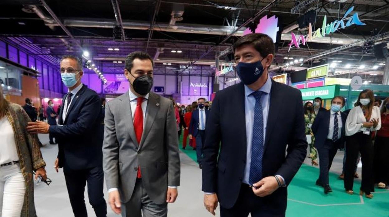 El presidente de la Junta, Juanma Moreno, junto al vicepresidente Juan Marín