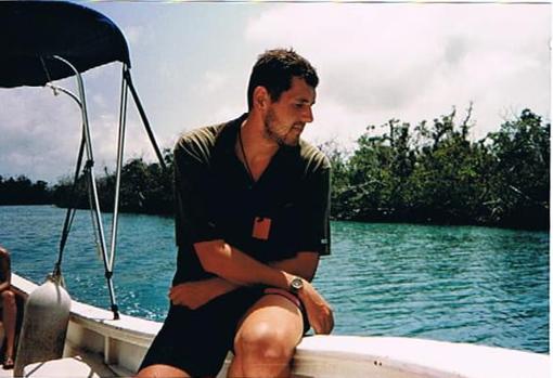El suboficial, en una excursión en barco en Cancún sobre 1994