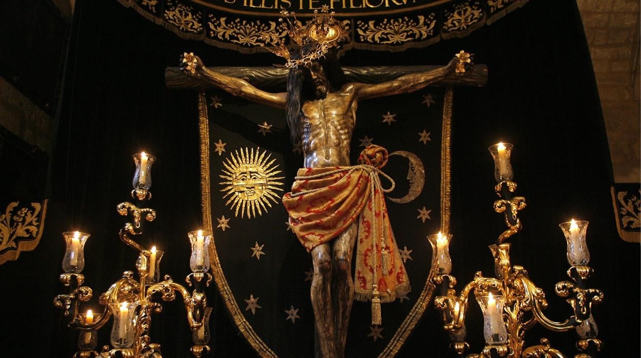 El Cristo del Remedio de Ánimas, en un besapiés en San Lorenzo