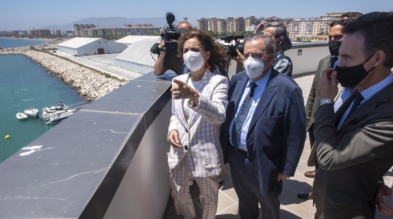 La ministra de Hacienda, María Jesús Montero, este miércoles durante la visita a la nueva sede