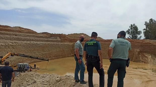 Quinto día de búsqueda del hombre sepultado bajo toneladas de lodo en Jaén