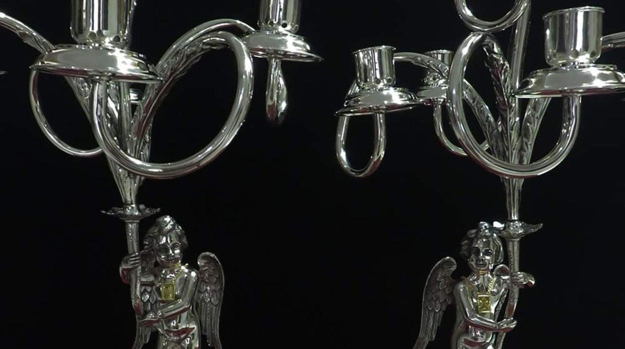 Candelabros de plata que el Carmen de San Cayetano incorpora a su patrimonio