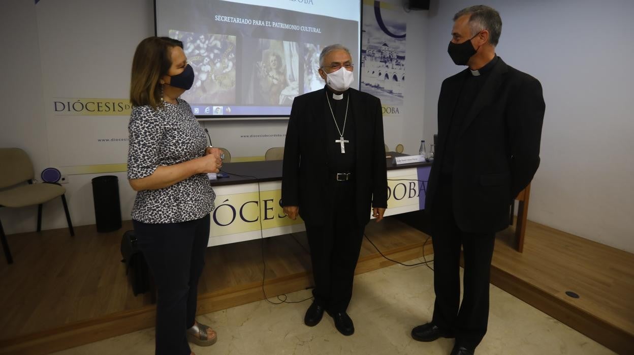 El obispo de Córdoba, Demetrio Fernández, este jueves en la presentación de la guía patrimonial de la Diócesis