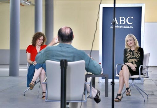Las secretarias generales de CC.OO. y UGT durante la entrevista