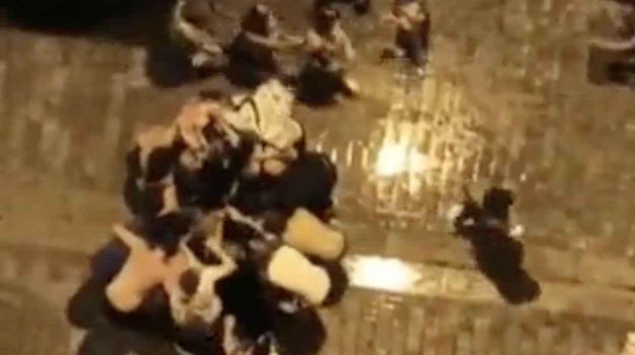 Grupo de jóvenes en el centro de Málaga