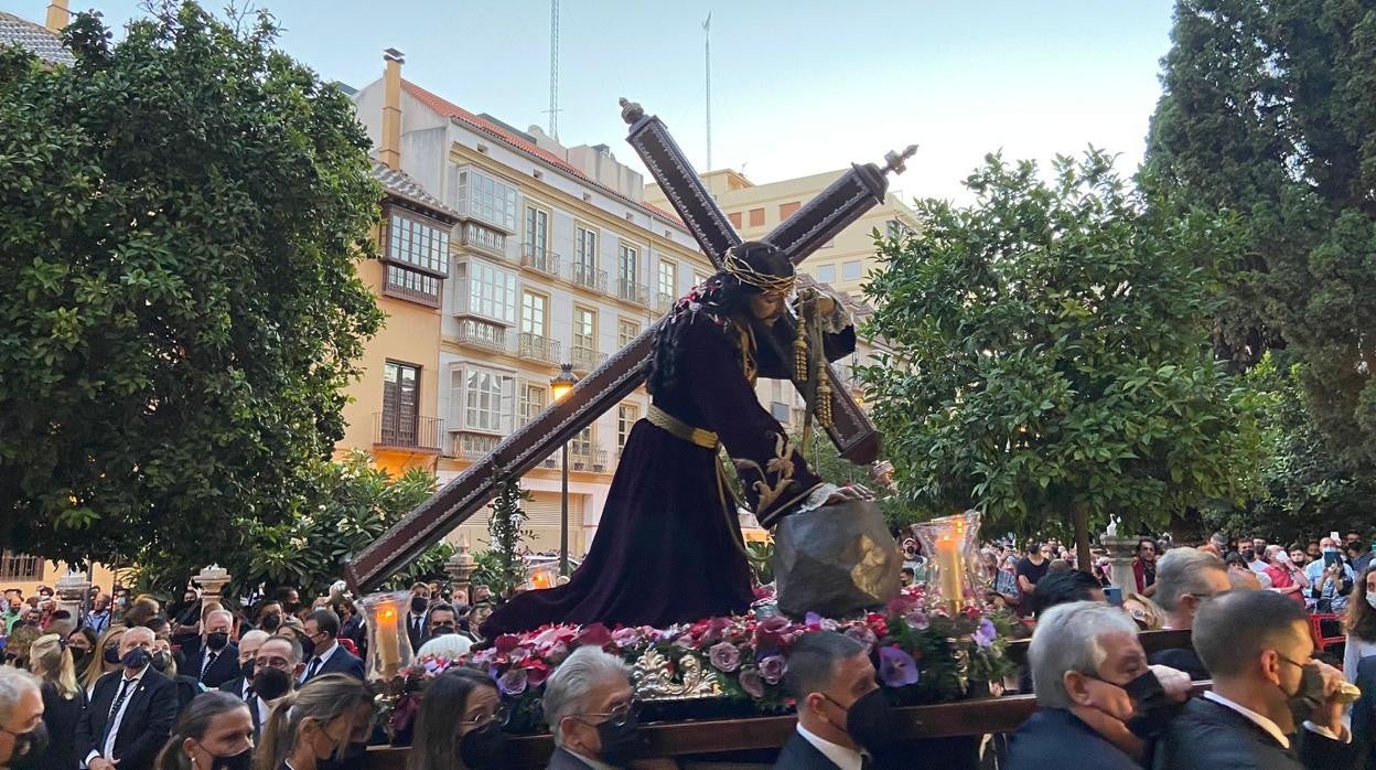 La imagen de Jesús de la Misericordia en su traslado a la Catedral ayer domingo