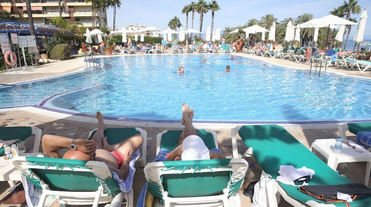 Muchos hoteleros echan cuentas para ver si les merece la pena tener sus establecimientos abiertos y mantener los puestos de trabajo