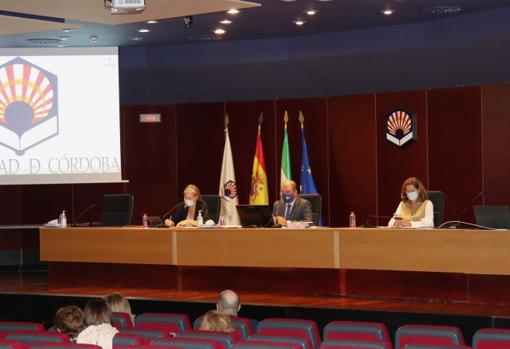 Un momento del Consejo de Gobierno de la UCO celebrado este martes