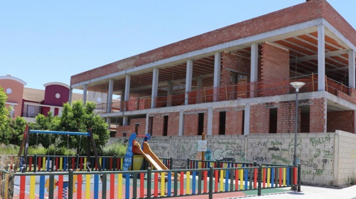 Edificio que iba a albergar la sede del Instituto Nacional de la Seguridad Social, psin obras desde hace años