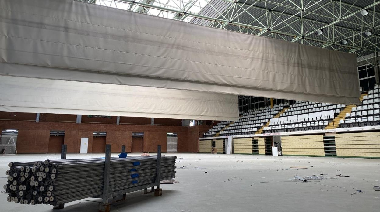 El polideportivo ya ha sido desalojado por la Junta de Andalucía