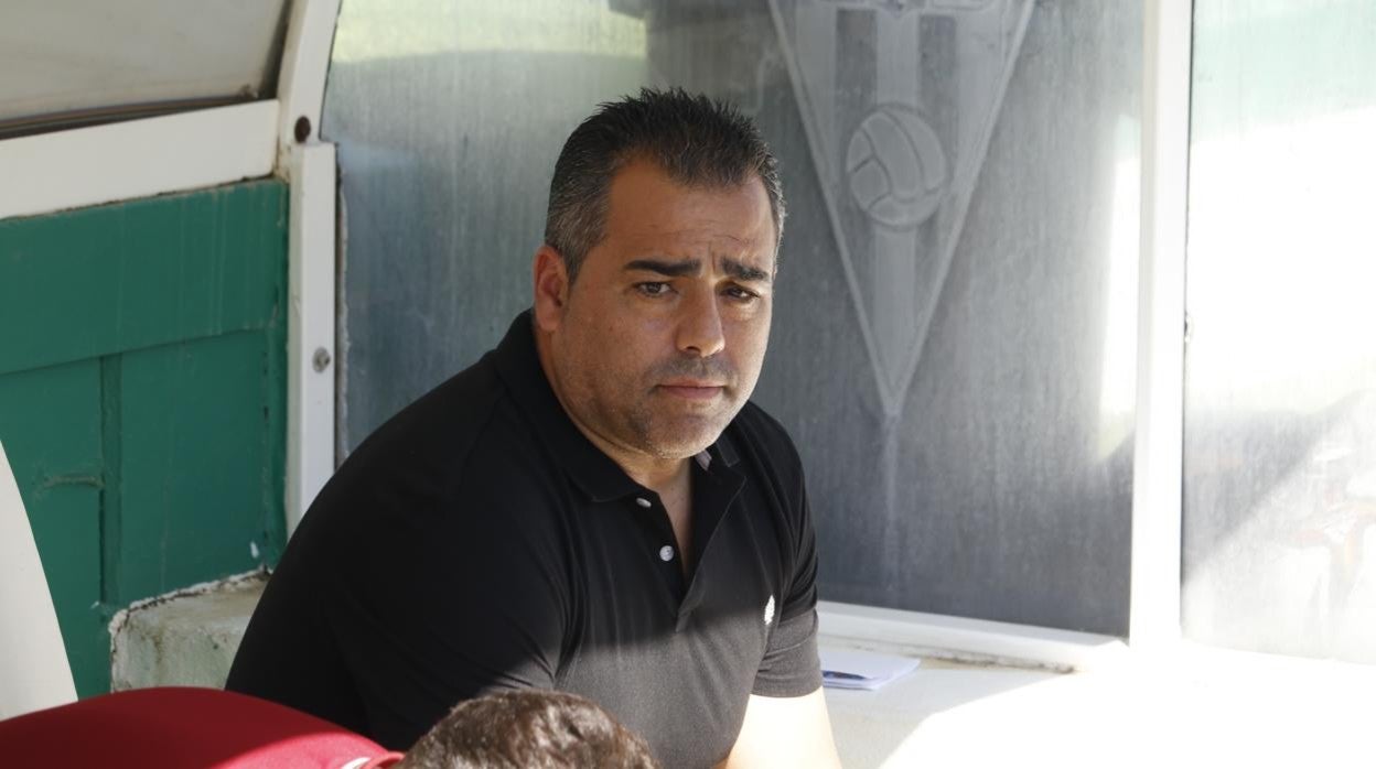 Germán Crespo, en el banquillo ante el San Fernando