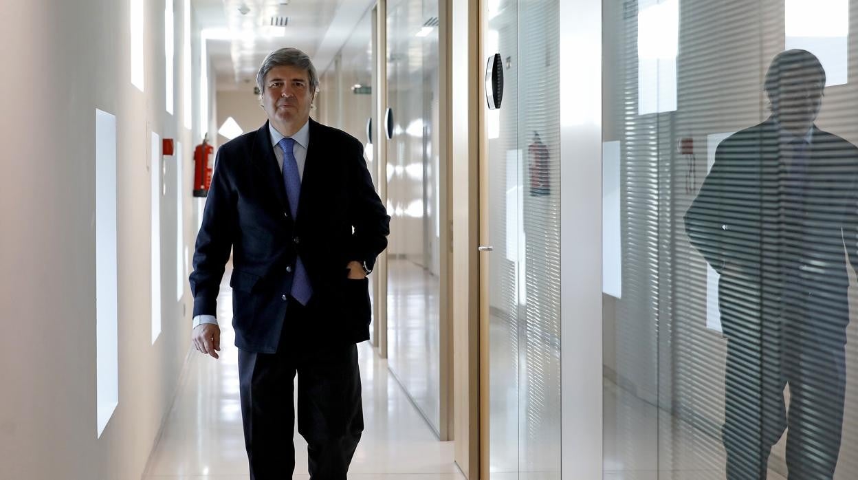 El fiscal jefe de Córdoba, Fernando Sobrón por las dependencias de la Fiscalía en la Ciudad de la Justicia