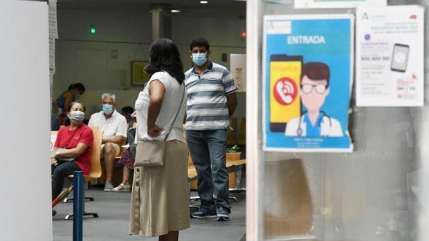 Salud espera reducir a 72 horas la espera máxima de consulta en Atención Primaria en toda Andalucía