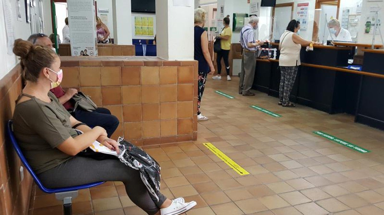 Sala de espera de un centro de Salud en Sevilla