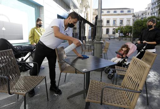 La hostelería de Córdoba busca más de mil camareros y cocineros ante el repunte de actividad